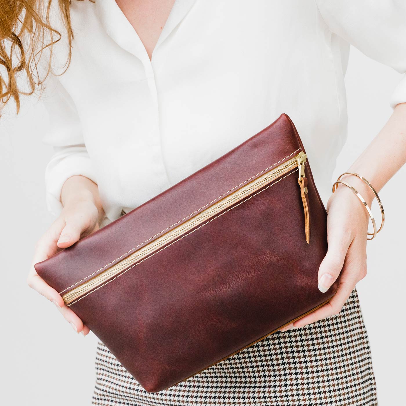 Handmade Leather Makeup Bag with Suede Interior – Travel Toiletry Organizer
